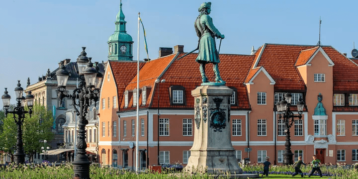 Statue in front of a house in Karlskrona