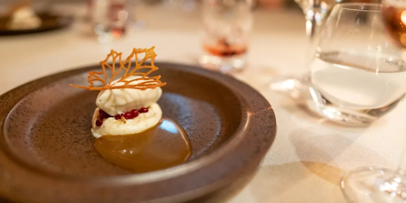 Sunday morning resort dining