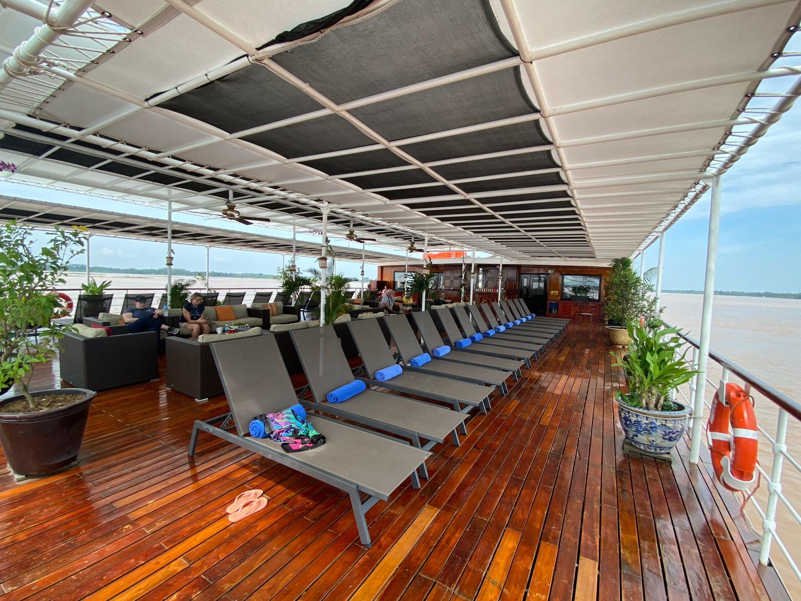 Cruise lounge chairs