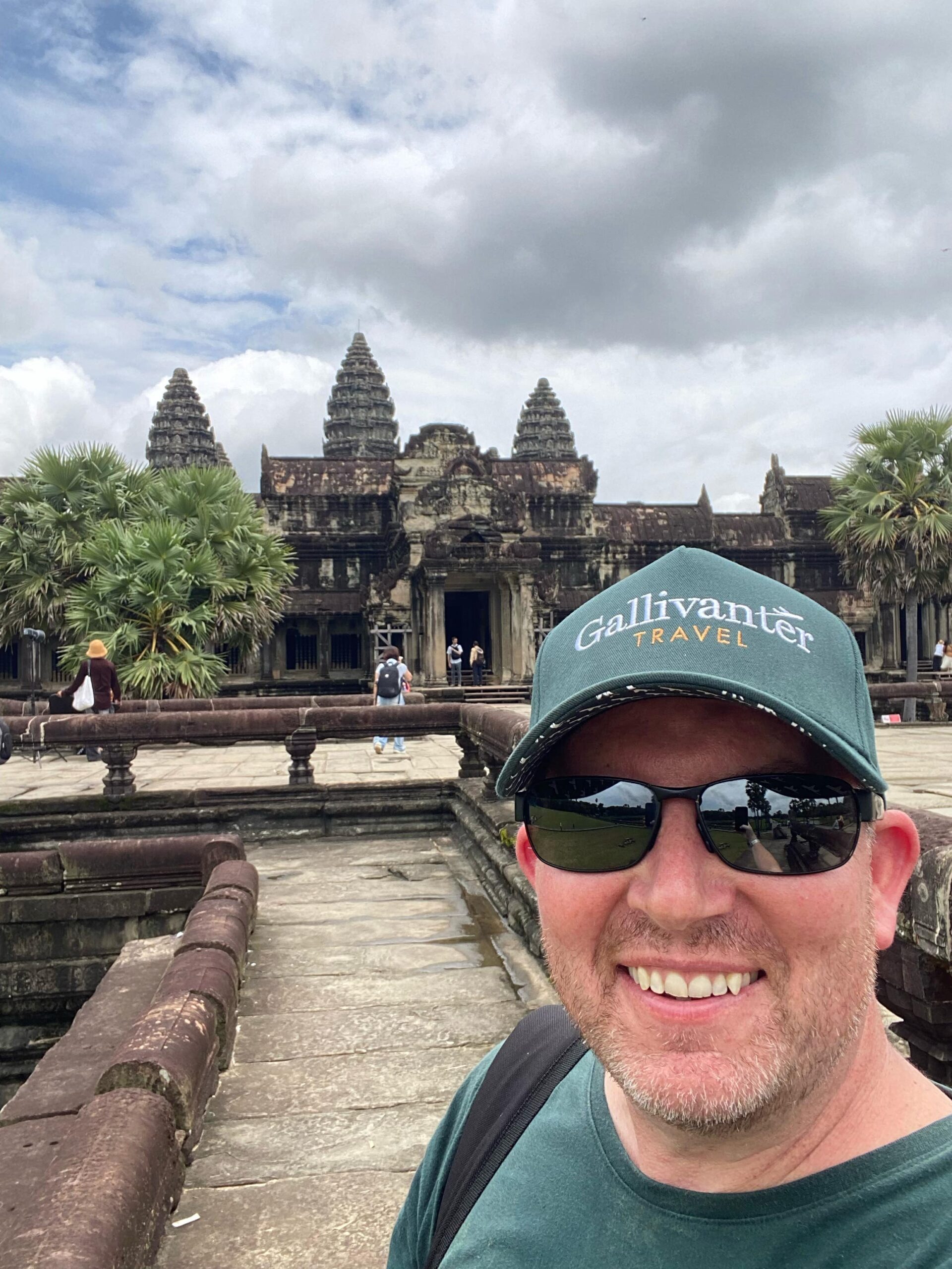 Lee in front of the Angkor Wat