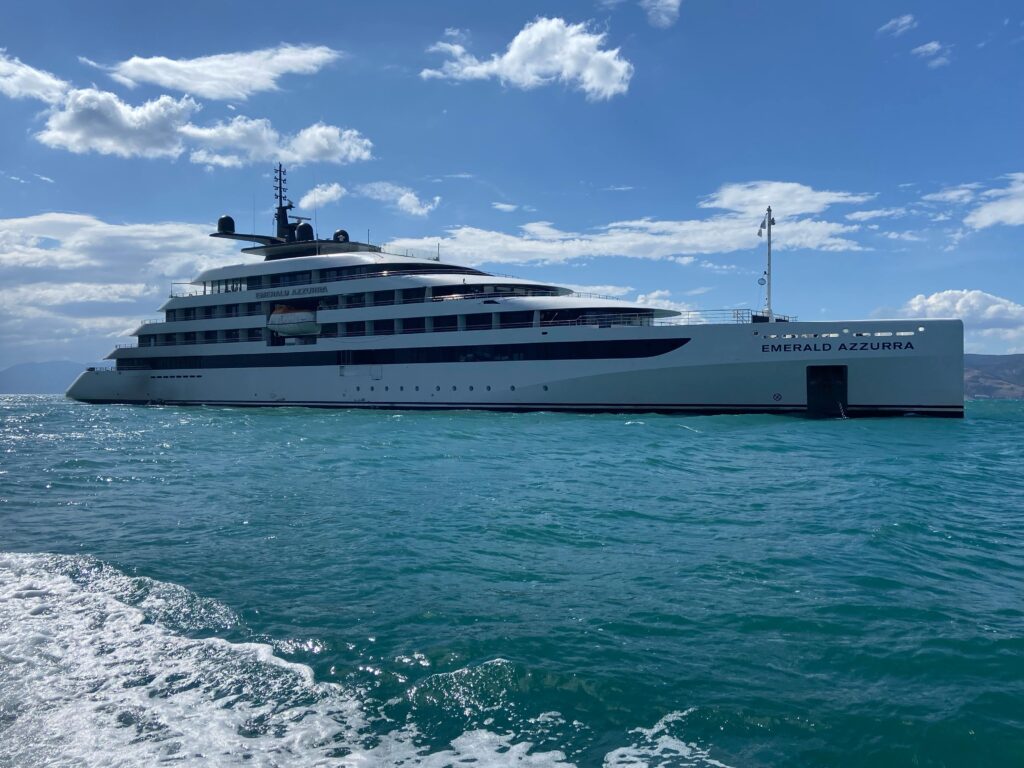 The Emerald Azzurra at sea