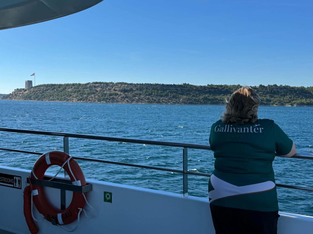 Gallivanter at sea on the Emerald Azzurra