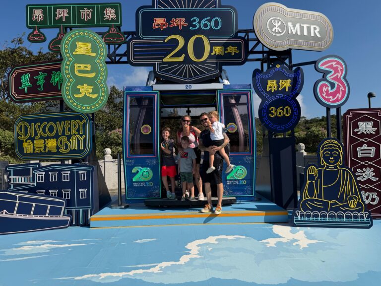 Brit's family arriving in Ngong Ping